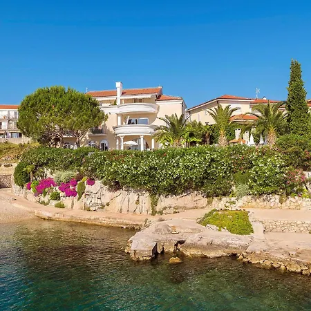 Gorgeous In Porat - Malinska With Wifi